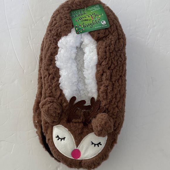 Fuzzy Babba Slipper Socks Brown Reindeer Women's size 7-9 Cozy NEW - Picture 1 of 3